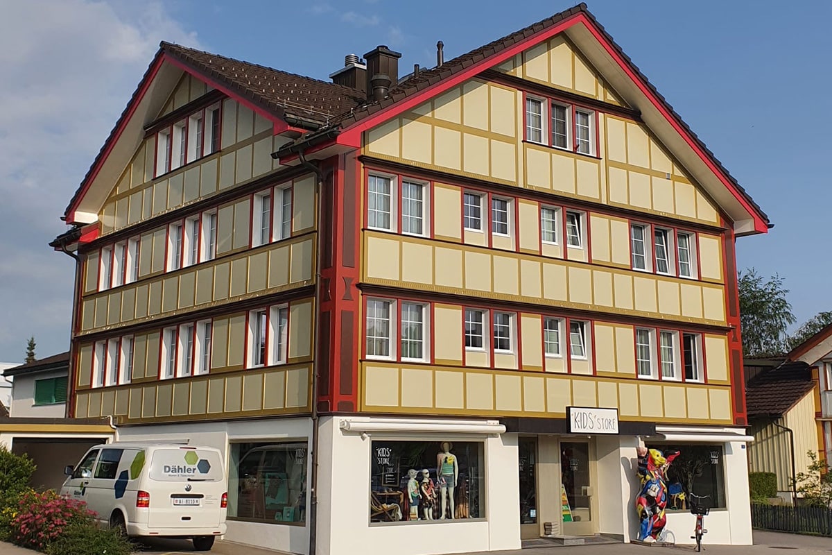 Aussenaufnahme von einer Malerarbeit